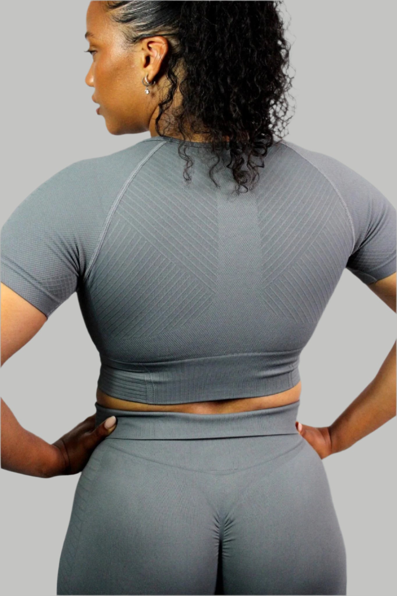 VALKYRIE SHORT SLEEVE TOP – GREY