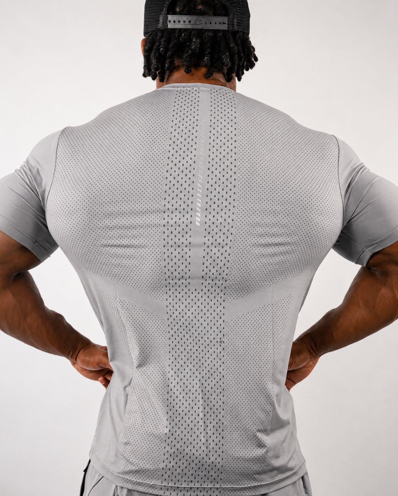 ATLAS PERFORMANCE TEE — STORM GREY
