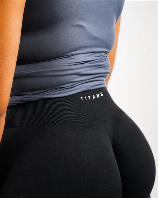 THE ATALANTA SCRUNCH SHORTS — ONYX